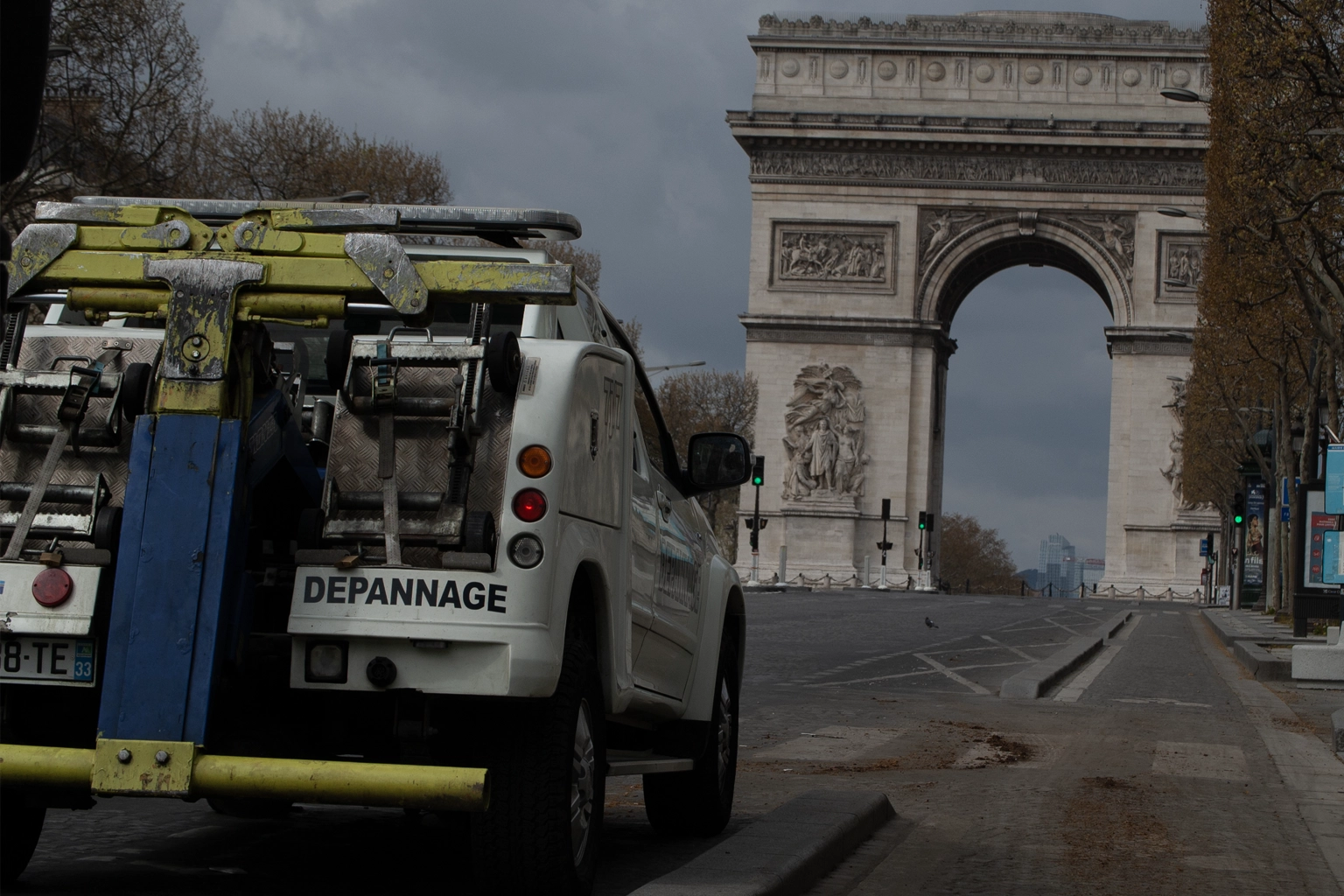 Remorquage Auto Champs-Élysées Paris
